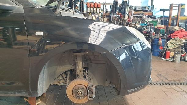 Foto: KOTFLÜGEL RECHTS eines Alfa Romeo Mito 1.4 16V Stylance