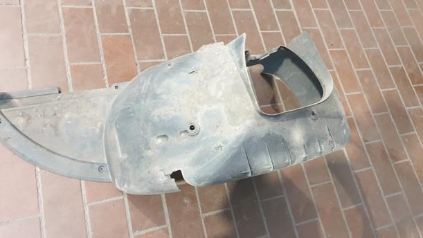 Foto: RADHAUSSCHALE / INNENKOTFLÜGEL VORNE LINKS eines Peugeot 307 Break 110 Stylance