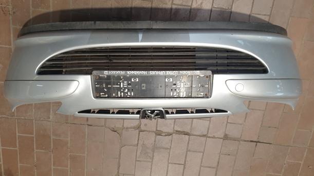 Foto: STOSSFÄNGER / STOßSTANGE VORNE eines Peugeot 307 Break 110 Stylance