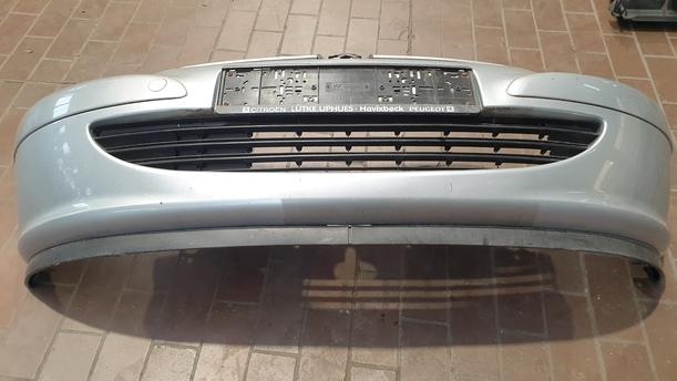 Foto: STOSSFÄNGER / STOßSTANGE VORNE eines Peugeot 307 Break 110 Stylance