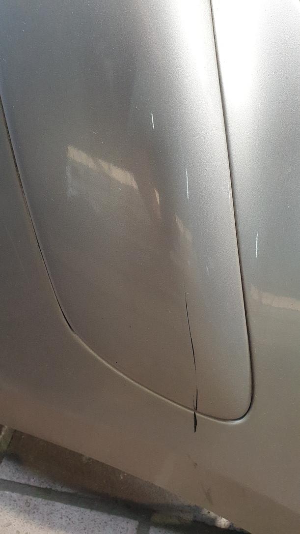 Foto: STOSSFÄNGER / STOßSTANGE VORNE eines Peugeot 307 Break 110 Stylance