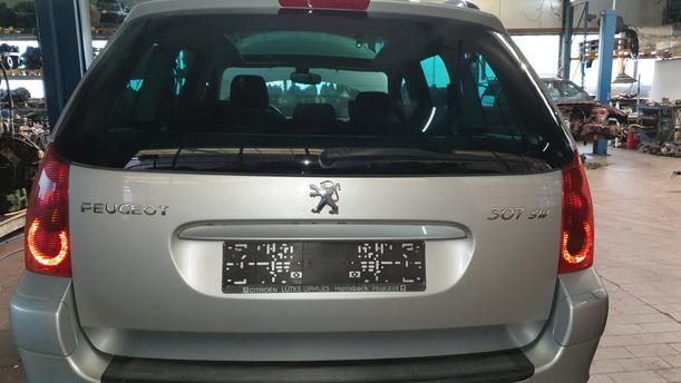 Foto: HECKKLAPPE / HECKDECKEL ( SW / BREAK ) eines Peugeot 307 Break 110 Stylance