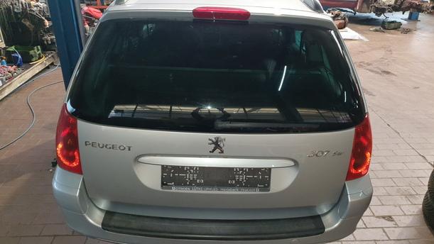 Foto: HECKKLAPPE / HECKDECKEL ( SW / BREAK ) eines Peugeot 307 Break 110 Stylance