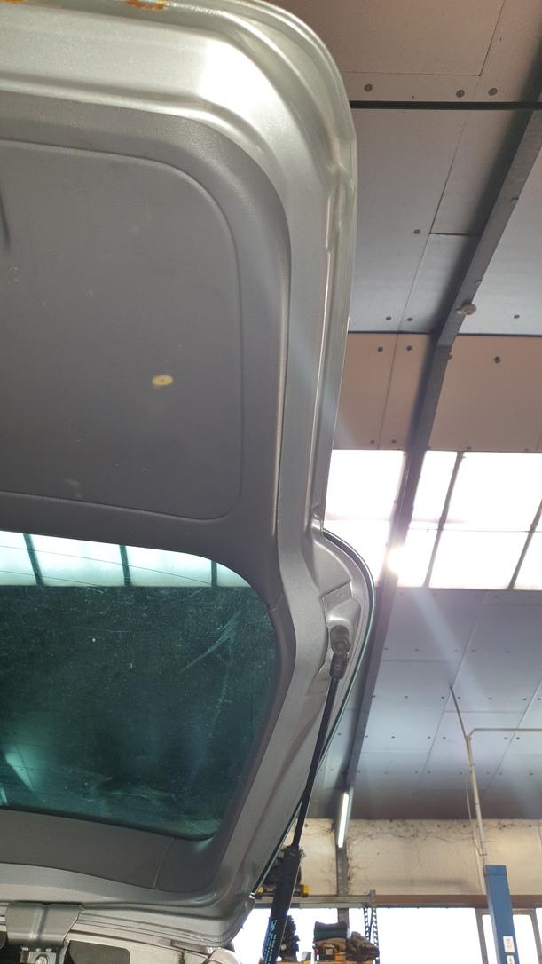 Foto: HECKKLAPPE / HECKDECKEL ( SW / BREAK ) eines Peugeot 307 Break 110 Stylance