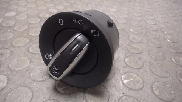 Foto: LICHTSCHALTER eines VW Golf 1.9 TDI Stylance