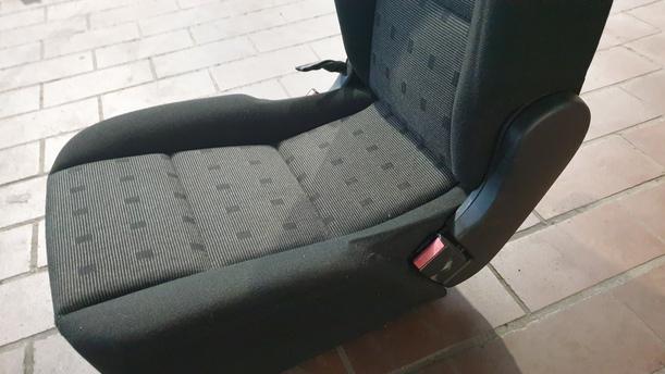 Foto: SITZ 2TE REIHE MITTE eines Peugeot 307 Break 110 Stylance