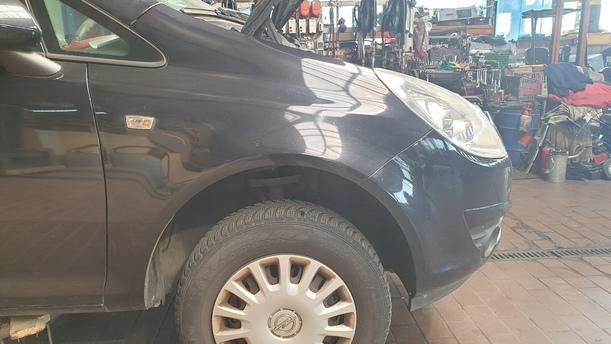 Foto: KOTFLÜGEL RECHTS eines Opel Corsa 1.2 16V Stylance