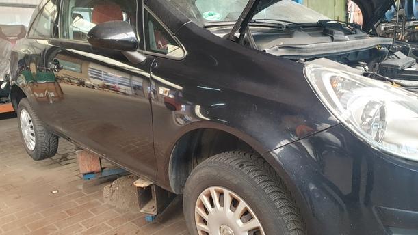 Foto: KOTFLÜGEL RECHTS eines Opel Corsa 1.2 16V Stylance
