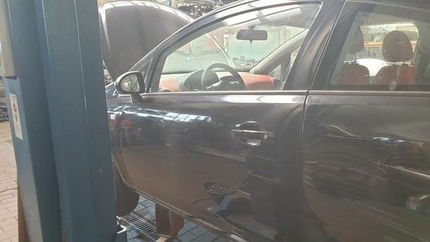 Foto: TÜR VORNE LINKS ( 2/3 TÜRER ) eines Opel Corsa 1.2 16V Stylance