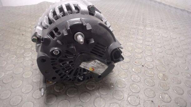 Foto: LICHTMASCHINE BOSCH ( 140A ) eines VW Golf 1.9 TDI Stylance