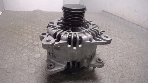 Foto: LICHTMASCHINE BOSCH ( 140A ) eines VW Golf 1.9 TDI Stylance