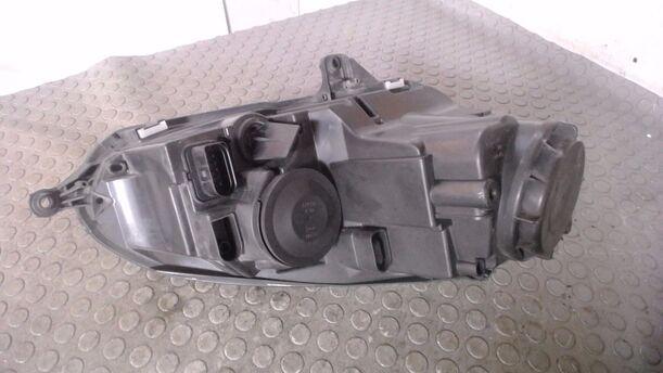 Foto: SCHEINWERFER LINKS ( LIMOUSINE ) eines VW Golf 1.9 TDI Stylance
