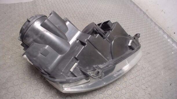Foto: SCHEINWERFER LINKS ( LIMOUSINE ) eines VW Golf 1.9 TDI Stylance