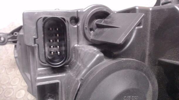 Foto: SCHEINWERFER LINKS ( LIMOUSINE ) eines VW Golf 1.9 TDI Stylance
