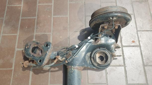 Foto: HINTERACHSE eines Opel Corsa 1.2 16V