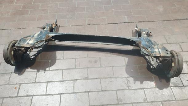 Foto: HINTERACHSE eines Opel Corsa 1.2 16V