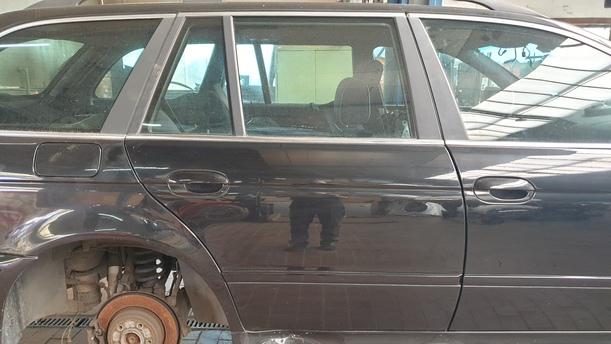 Foto: TÜR HINTEN RECHTS eines BMW 525d touring
