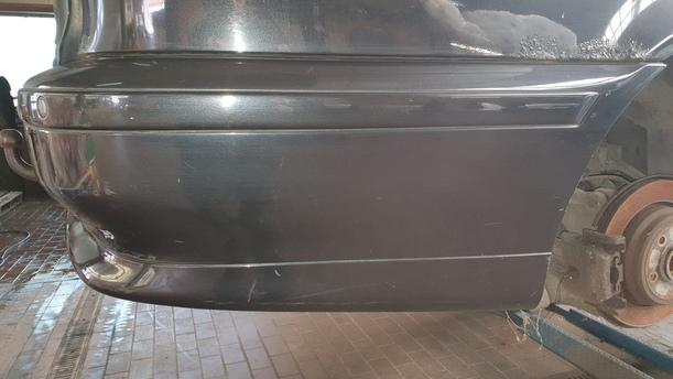 Foto: STOSSFÄNGER / STOßSTANGE HINTEN eines BMW 525d touring