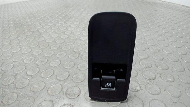 Foto: FENSTERHEBERSCHALTER eines Alfa Romeo Mito 1.4 16V