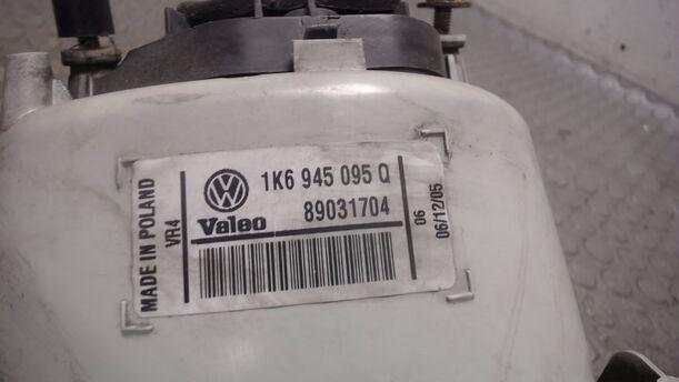 Foto: HECKLEUCHTE / RÜCKLEUCHTE LINKS eines VW Golf 1.9 TDI
