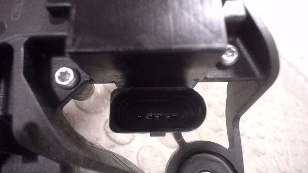 Foto: SCHEIBENWISCHERMOTOR HINTEN eines VW Golf 1.9 TDI