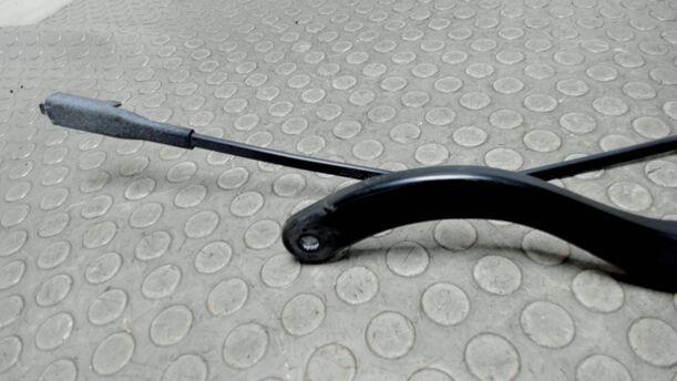 Foto: SCHEIBENWISCHERARME VORNE eines Alfa Romeo Mito 1.4 16V