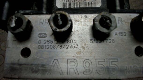 Foto: HAUPTBREMSAGGREGAT ABS ( ESP ) eines Alfa Romeo Mito 1.4 16V