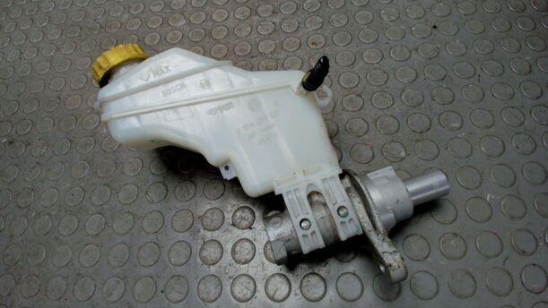 Foto: HAUPTBREMSZYLINDER eines Alfa Romeo Mito 1.4 16V