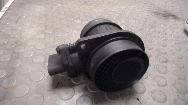 Foto: LUFTMASSENMESSER ( BOSCH ) eines VW Golf 1.9 TDI