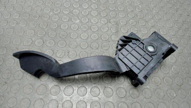 Foto: GASPEDAL eines Alfa Romeo Mito 1.4 16V