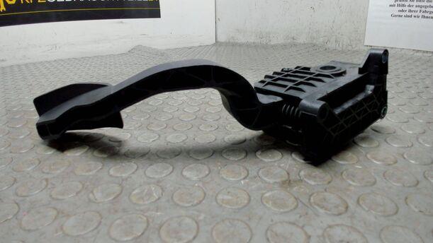 Foto: GASPEDAL eines Alfa Romeo Mito 1.4 16V