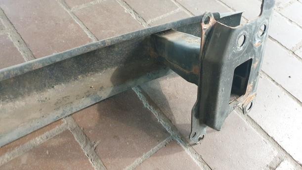 Foto: VERSTÄRKUNG VORNE eines VW Polo 1.4