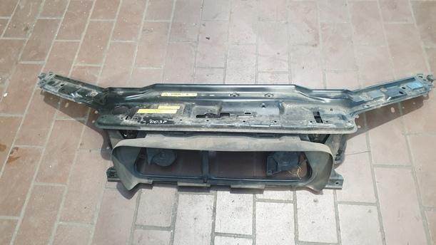 Foto: SCHLOSSTRÄGER / FRONTBLECH eines Volvo S60 2.4 Aut.