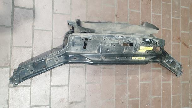 Foto: SCHLOSSTRÄGER / FRONTBLECH eines Volvo S60 2.4 Aut.