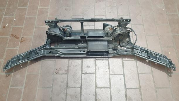 Foto: SCHLOSSTRÄGER / FRONTBLECH eines Volvo S60 2.4 Aut.