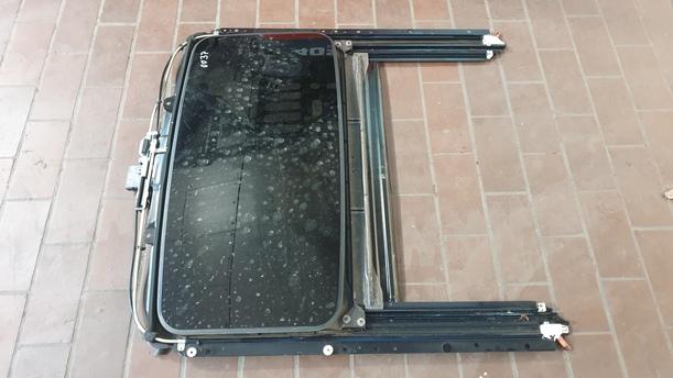 Foto: SCHIEBEDACH eines Volvo S60 2.4 Aut.