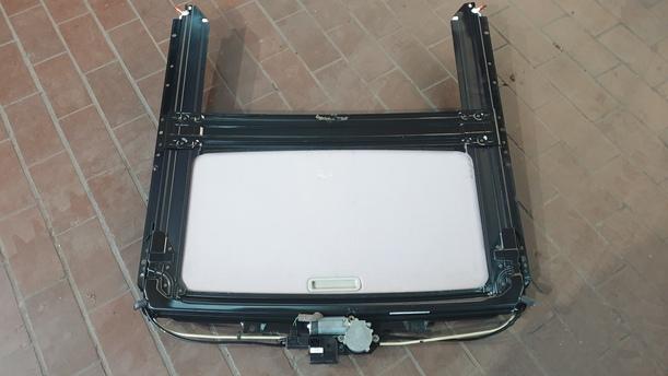 Foto: SCHIEBEDACH eines Volvo S60 2.4 Aut.