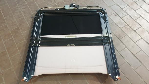 Foto: SCHIEBEDACH eines Volvo S60 2.4 Aut.