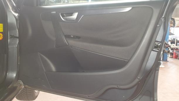 Foto: TÜR VORNE RECHTS eines Volvo S60 2.4 Aut.