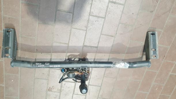 Foto: ANHÄNGERZUGVORRICHTUNG eines Volvo S60 2.4 Aut.