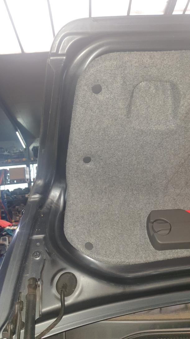 Foto: HECKKLAPPE / HECKDECKEL eines Volvo S60 2.4 Aut.