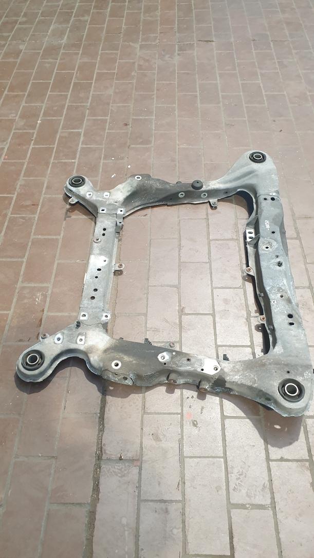 Foto: VORDERACHSE eines Volvo S60 2.4 Aut.