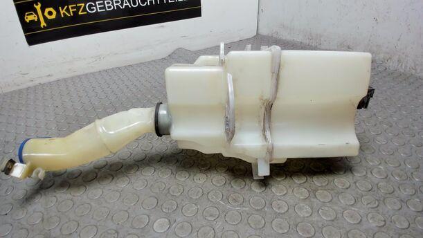 Foto: SCHEIBENWASCHBEHÄLTER eines Volvo S60 2.4 Aut.