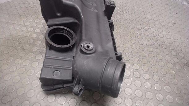 Foto: LUFTFILTERKASTEN eines VW Polo 1.4