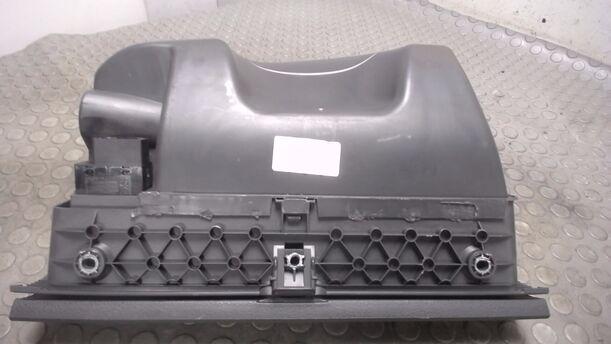 Foto: HANDSCHUHFACH eines VW Polo 1.4