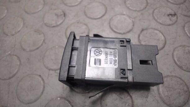 Foto: KONTROLLEUCHTE AIRBAG eines VW Polo 1.4