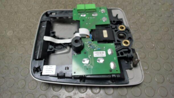 Foto: INNENBELEUCHTUNG VORNE ( SCHIEBEDAH ) eines Volvo S60 2.4 Aut.