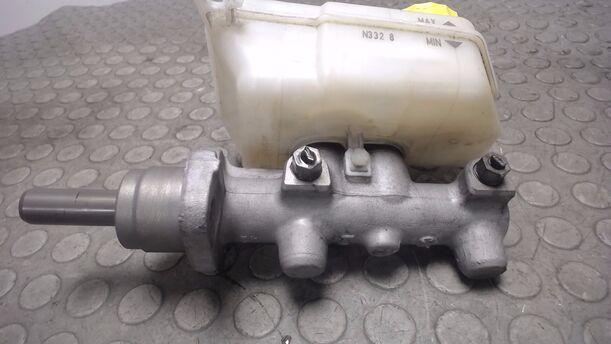 Foto: HAUPTBREMSZYLINDER eines VW Polo 1.4