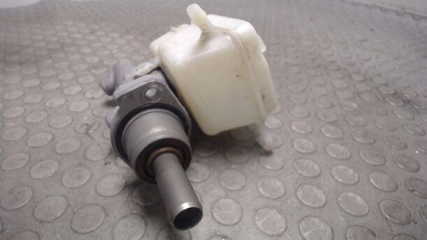 Foto: HAUPTBREMSZYLINDER eines VW Polo 1.4