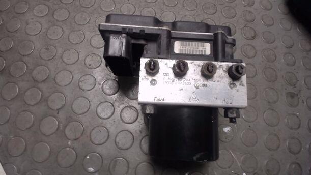 Foto: HAUPTBREMSAGGREGAT ABS eines VW Polo 1.4